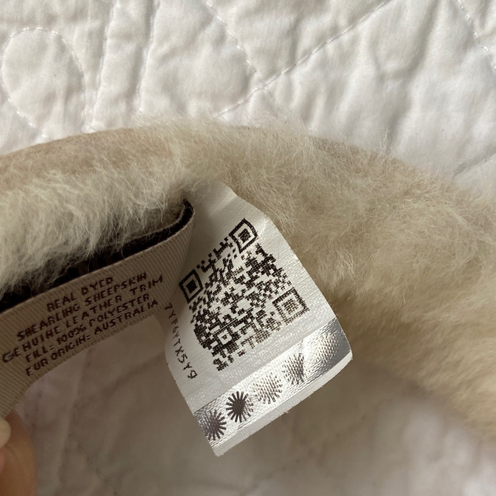 UGG Shearling Suede Earmuffs Cream NEW - Picture 9 of 13